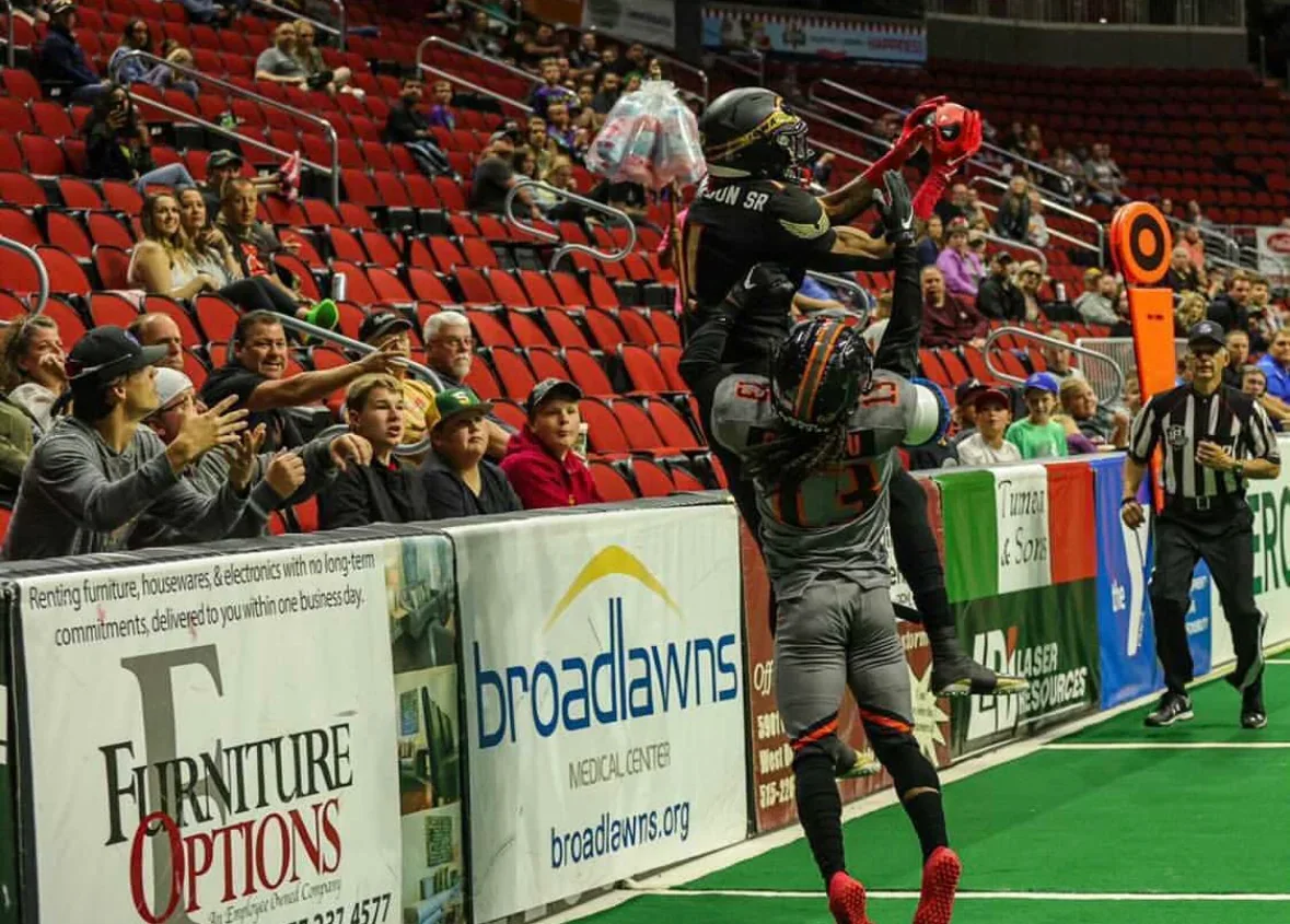 Carrington Thompson making a catch for the West Michigan Ironmen